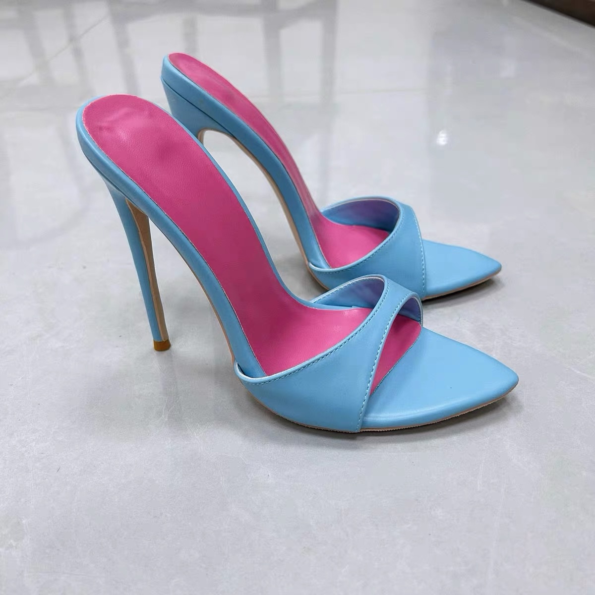 Home EN 3 Sky Pop Pointed Heel Mules
